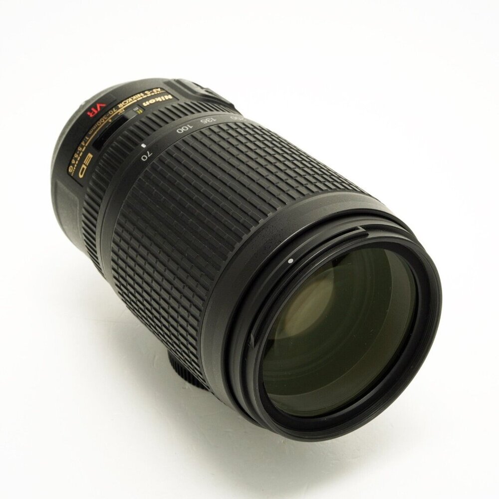 Nikon 70-300mm f/4.5-5.6G ED IF AF-S VR Nikkor Zoom Lens